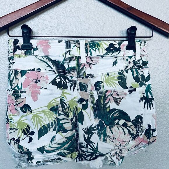 Guess Tropical Floral Cutoff Distressed Shorts 25 - Picture 4 of 5